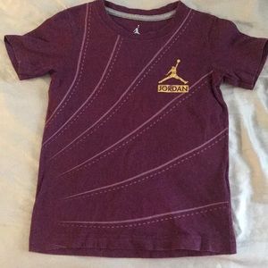 Boys Jordan Shirt Size (5)